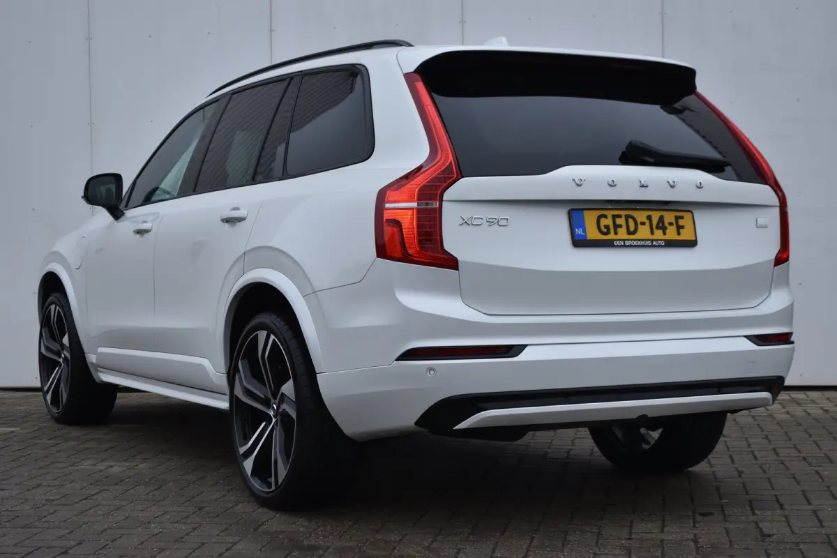 2.0 T8 Recharge AWD R-Design | Trekhaak | HarmanKardon | Panoramadak |