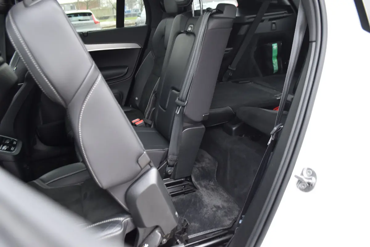 2.0 T8 Recharge AWD R-Design | Trekhaak | HarmanKardon | Panoramadak |