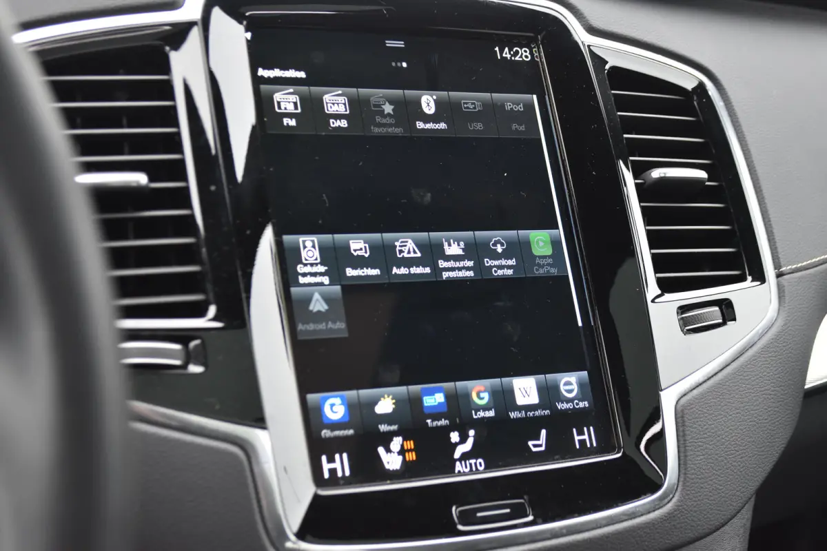 2.0 T8 Recharge AWD R-Design | Trekhaak | HarmanKardon | Panoramadak |