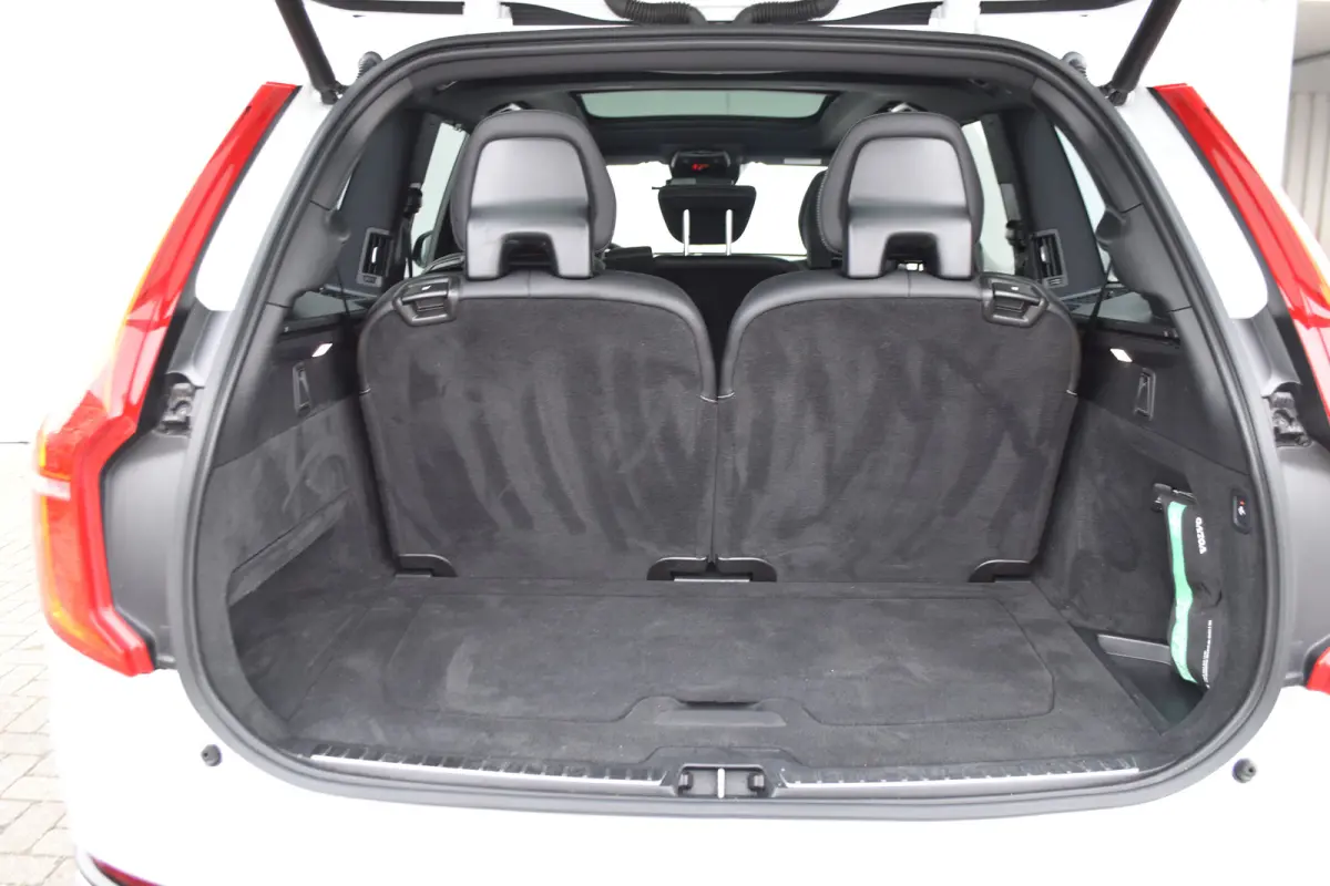 2.0 T8 Recharge AWD R-Design | Trekhaak | HarmanKardon | Panoramadak |