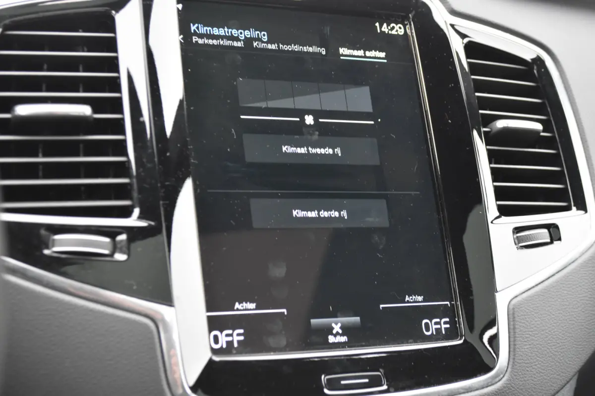 2.0 T8 Recharge AWD R-Design | Trekhaak | HarmanKardon | Panoramadak |