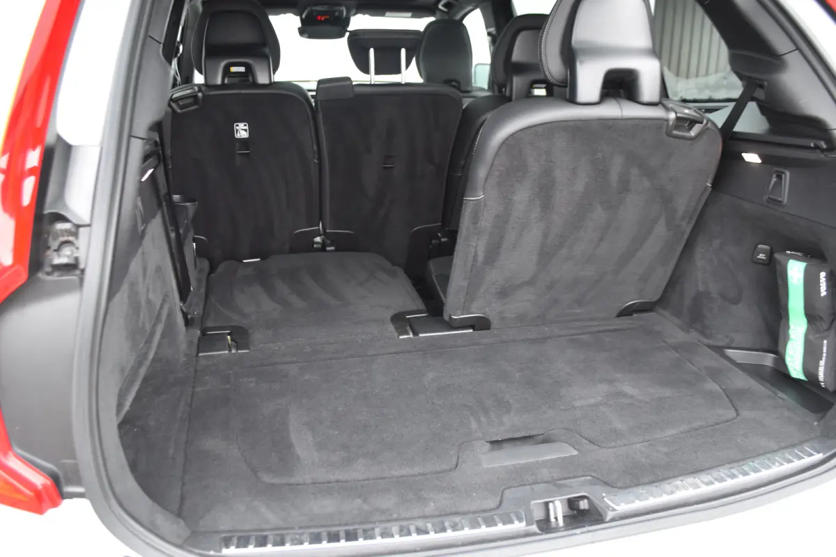 2.0 T8 Recharge AWD R-Design | Trekhaak | HarmanKardon | Panoramadak |