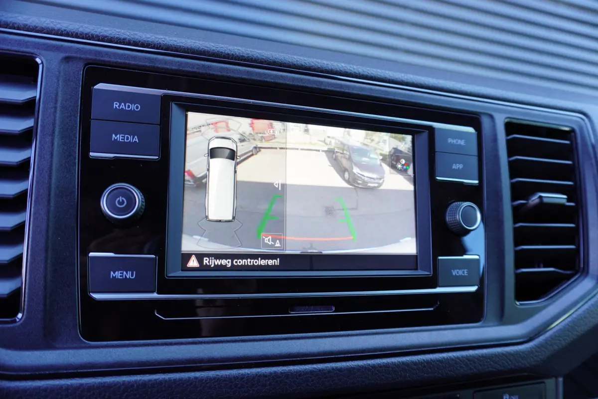 140pk L3H3/L2H2 Apple Carplay Camera Parkeersensoren Airco Bluetooth 3-Zits