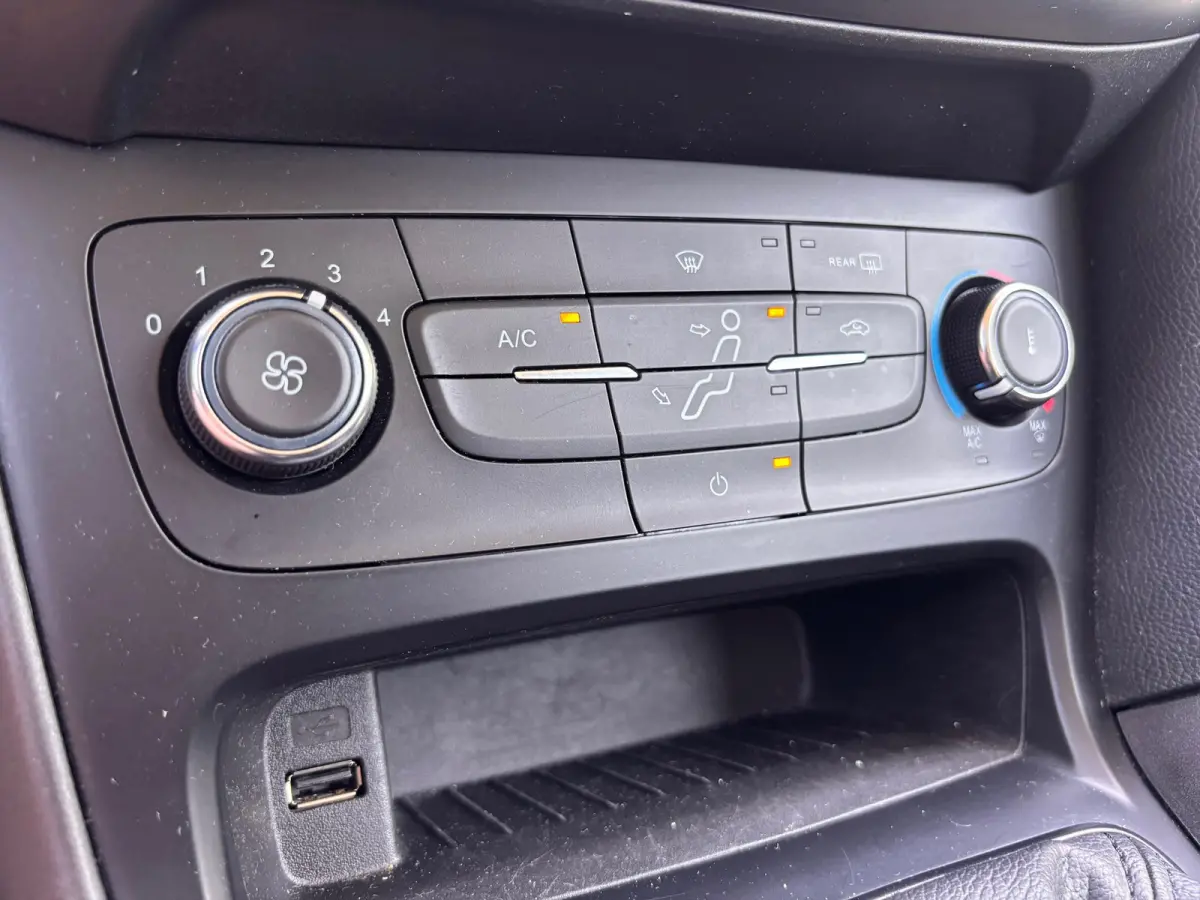 1.0 Lease Edition | Cruise control + Navi Nu € 6.950,- !!!