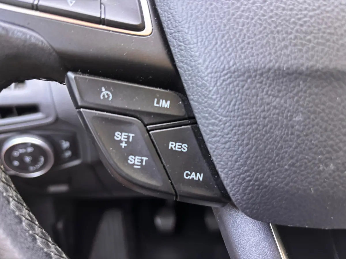 1.0 Lease Edition | Cruise control + Navi Nu € 6.950,- !!!