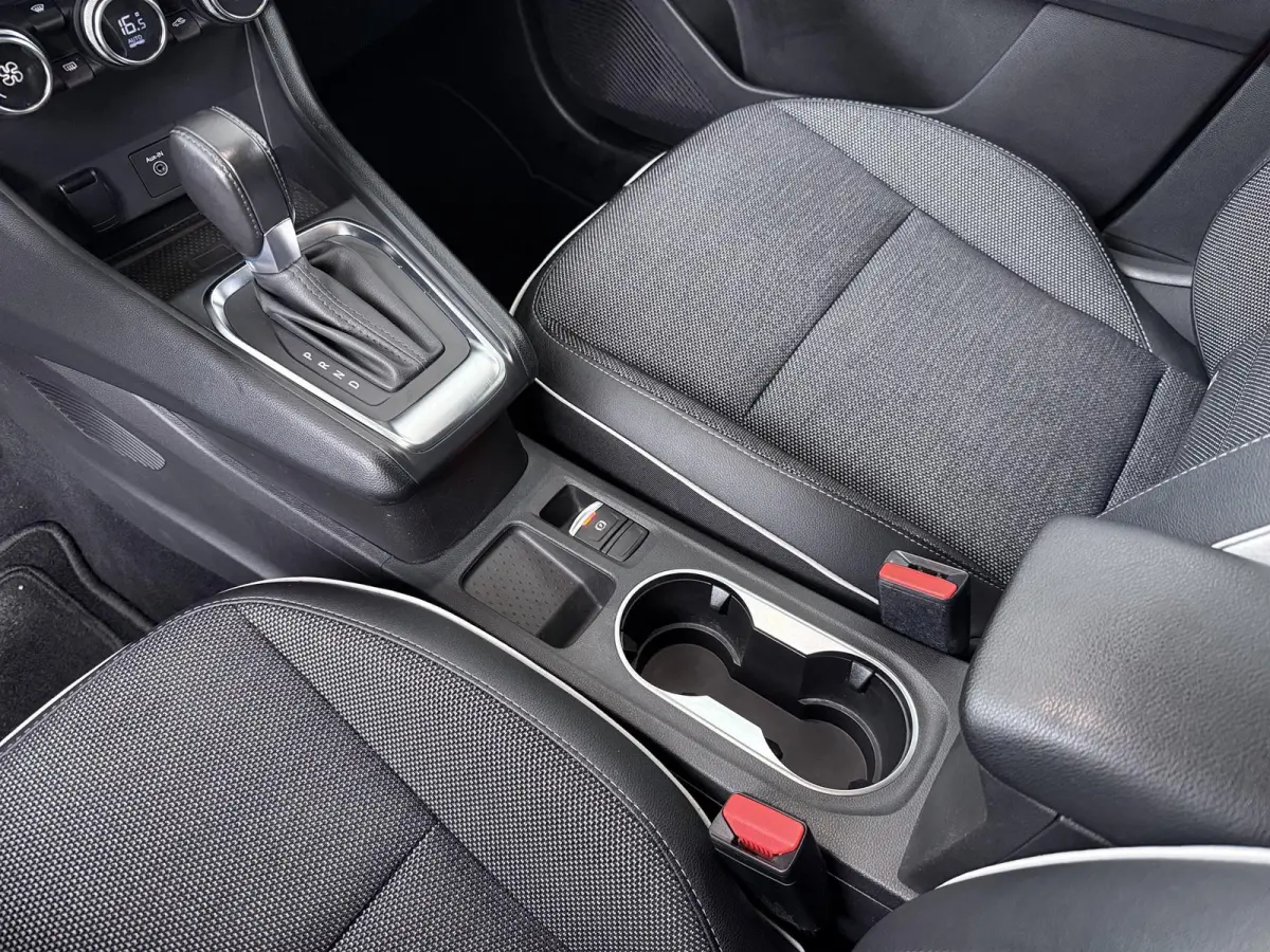 TCe 140 EDC Intens | AUTOMAAT | Trekhaak | Parkeercamera | Navigatie |