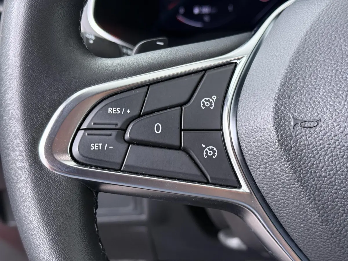 TCe 140 EDC Intens | AUTOMAAT | Trekhaak | Parkeercamera | Navigatie |