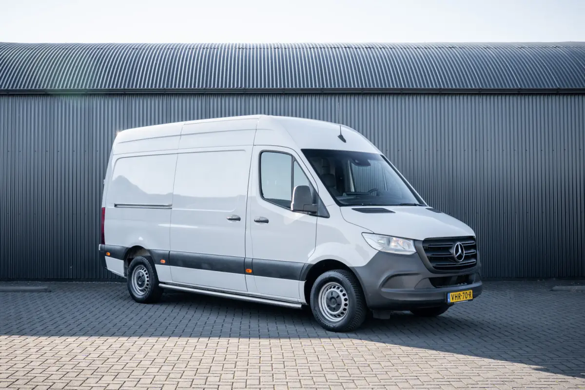 311 CDI RWD L2H2 | Volledig Ingericht | Mbux | Camera | Climatronic