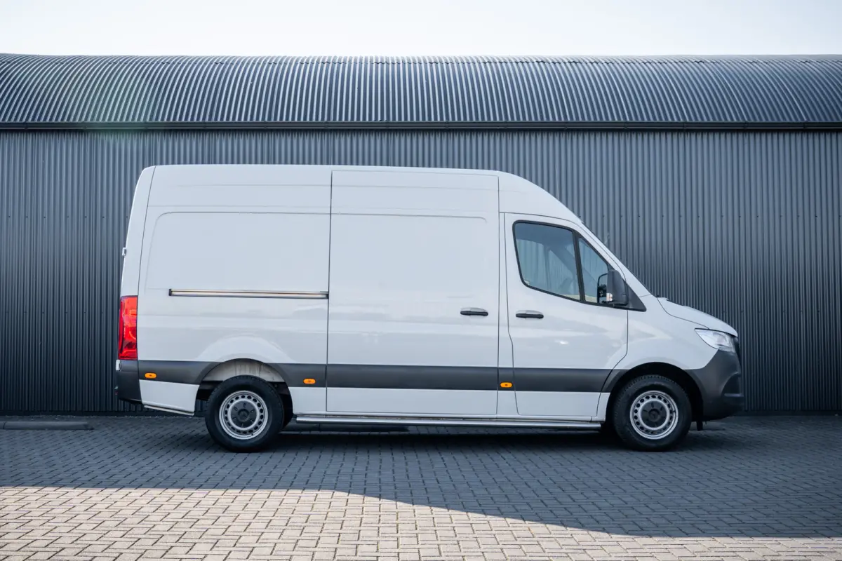 311 CDI RWD L2H2 | Volledig Ingericht | Mbux | Camera | Climatronic