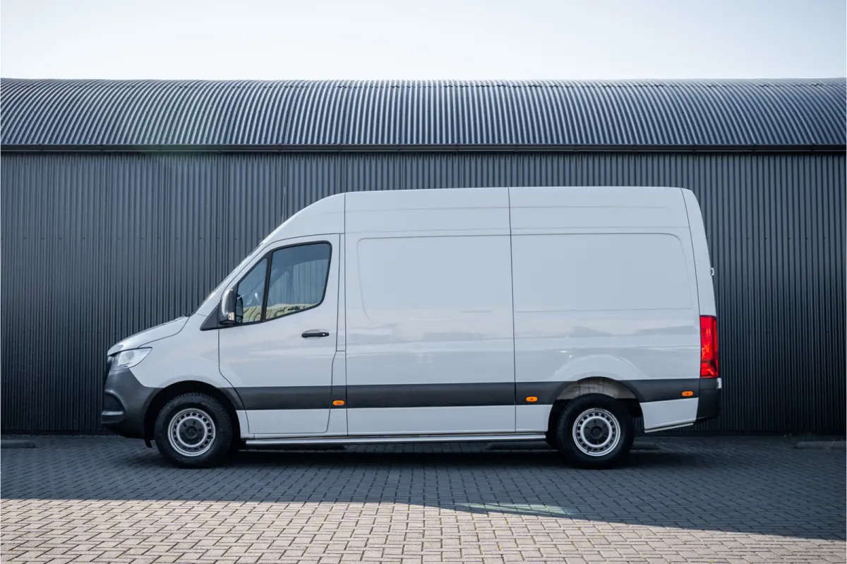 311 CDI RWD L2H2 | Volledig Ingericht | Mbux | Camera | Climatronic