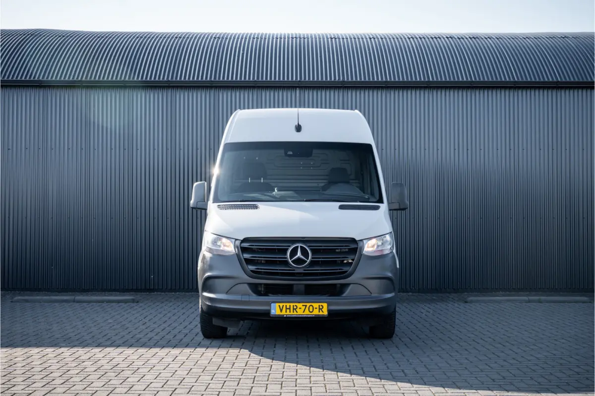 311 CDI RWD L2H2 | Volledig Ingericht | Mbux | Camera | Climatronic