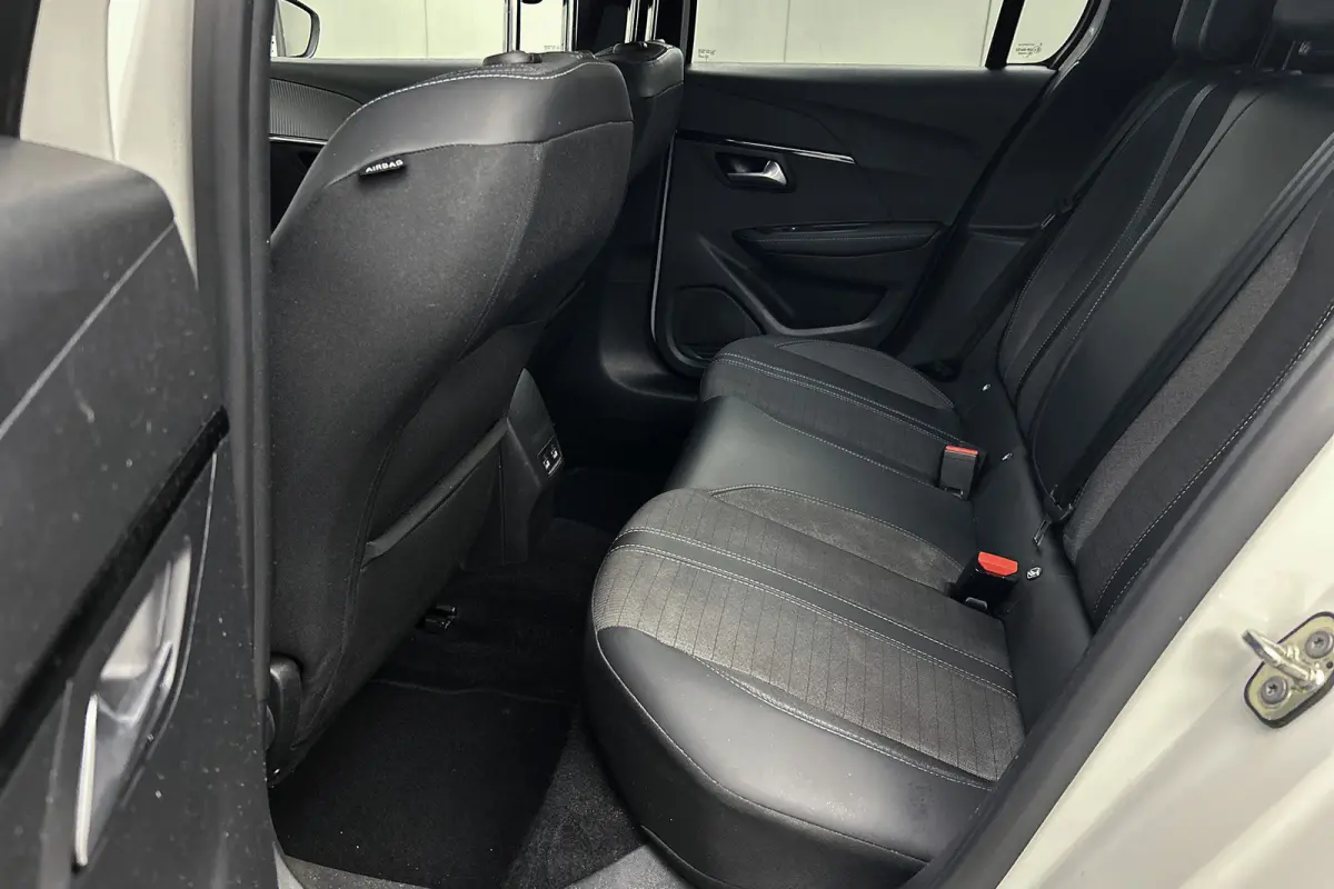 1.2 PureTech Allure | Camera | Half lederen bekleding | Stoelverwarming