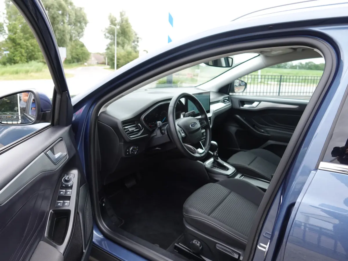 1.0 EcoBoost Hybrid Titanium AUTOM. | PDC V+A | NAVI | CRUISE