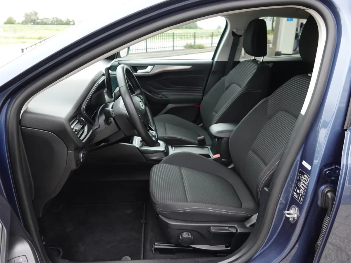 1.0 EcoBoost Hybrid Titanium AUTOM. | PDC V+A | NAVI | CRUISE