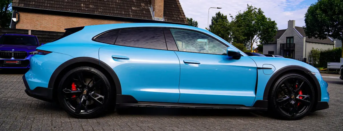 4S 93 kWh | 4 Wiel besturing | Bose | Camera | Ijsblauw Metallic | 490PK