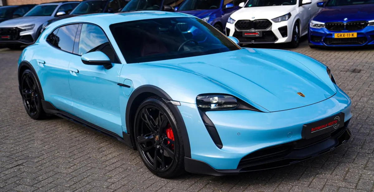 4S 93 kWh | 4 Wiel besturing | Bose | Camera | Ijsblauw Metallic | 490PK