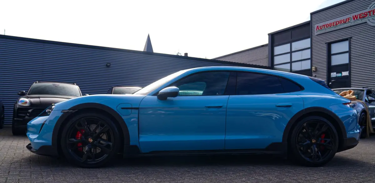 4S 93 kWh | 4 Wiel besturing | Bose | Camera | Ijsblauw Metallic | 490PK
