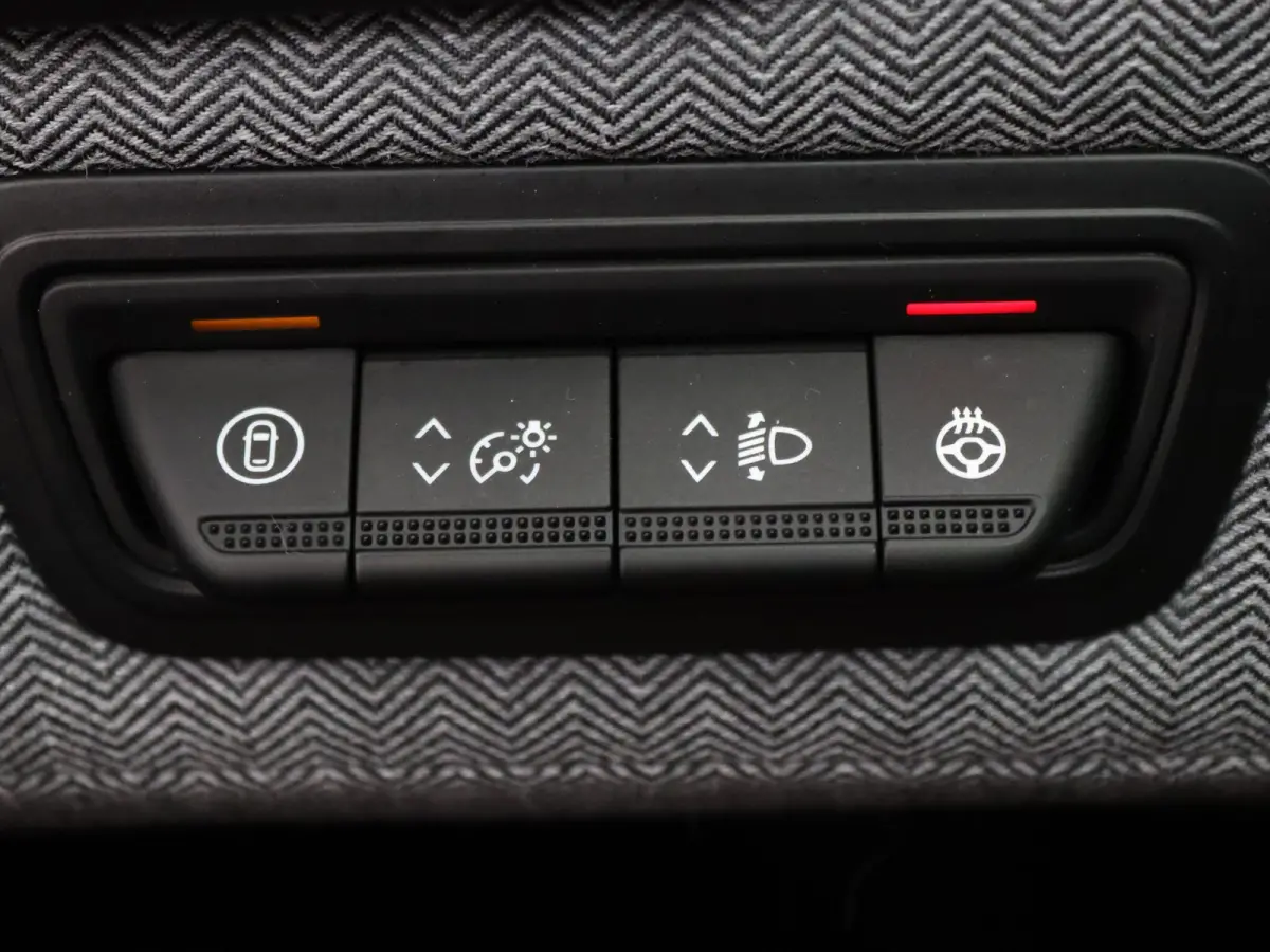 145pk E-Tech Full Hybrid techno Apple Carplay/Android Auto | Climate