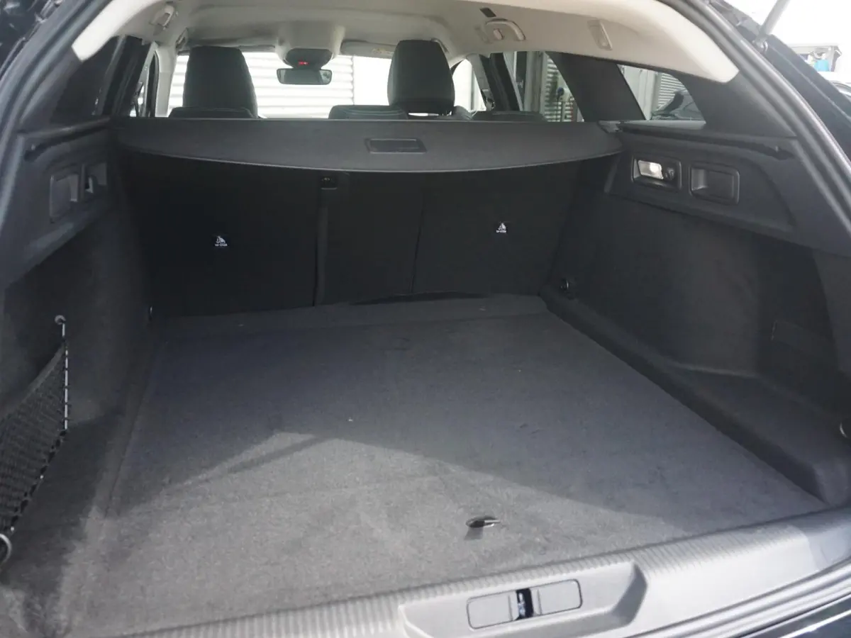 1.6 Plug-in Hybrid 180 Allure Avantage | Navigatie | 360 Camera | Stoelverwarming | Climate Control |