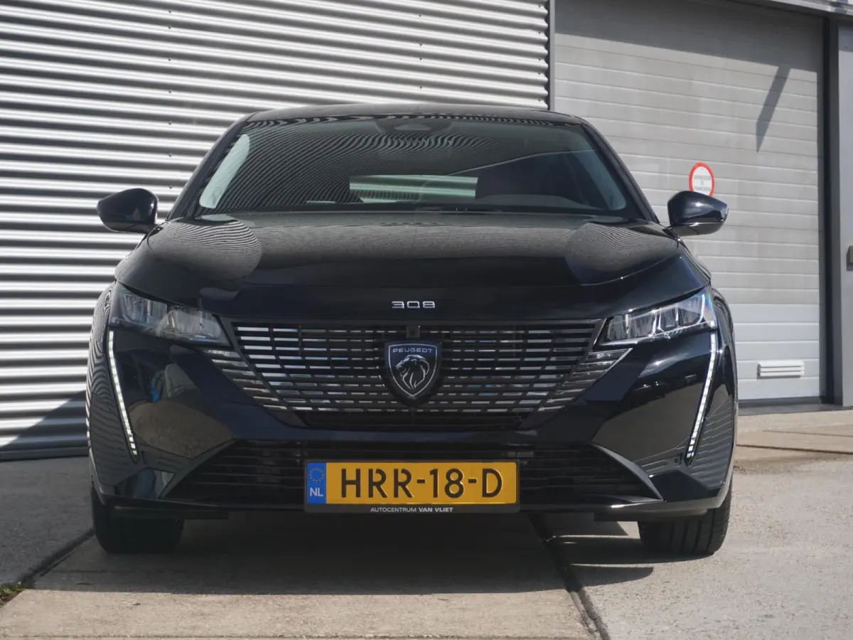 1.6 Plug-in Hybrid 180 Allure Avantage | Navigatie | 360 Camera | Stoelverwarming | Climate Control |