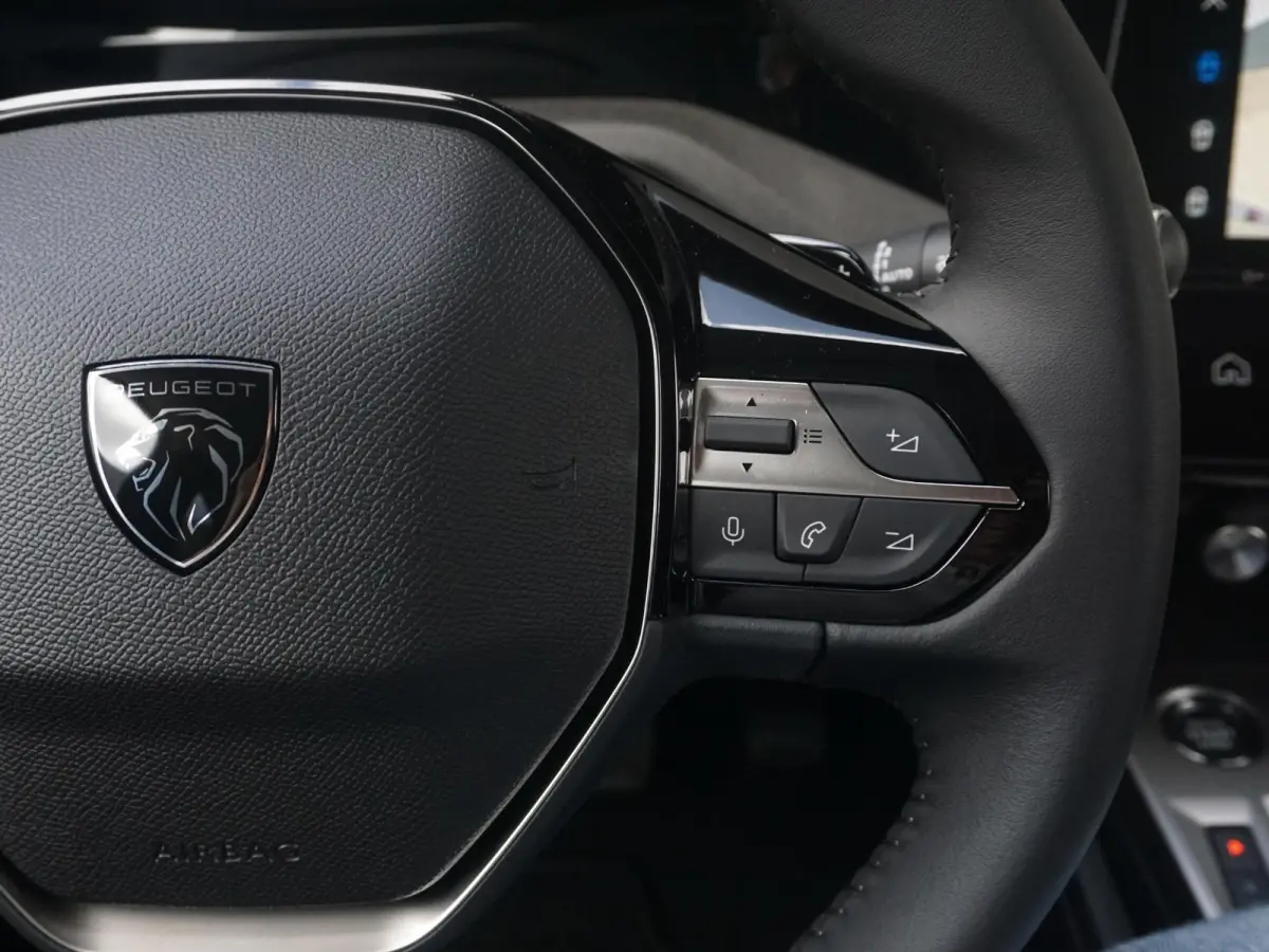 1.6 Plug-in Hybrid 180 Allure Avantage | Navigatie | 360 Camera | Stoelverwarming | Climate Control |