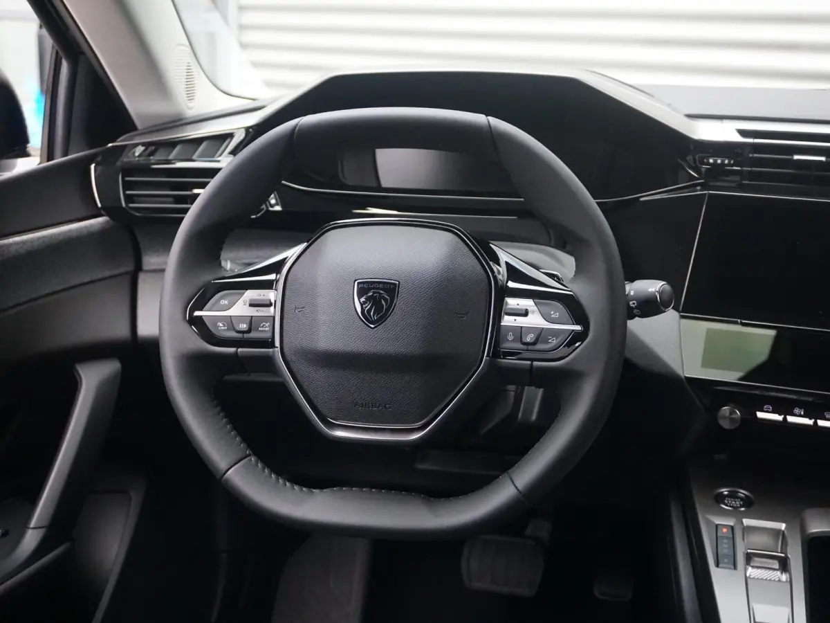 1.6 Plug-in Hybrid 180 Allure Avantage | Navigatie | 360 Camera | Stoelverwarming | Climate Control |