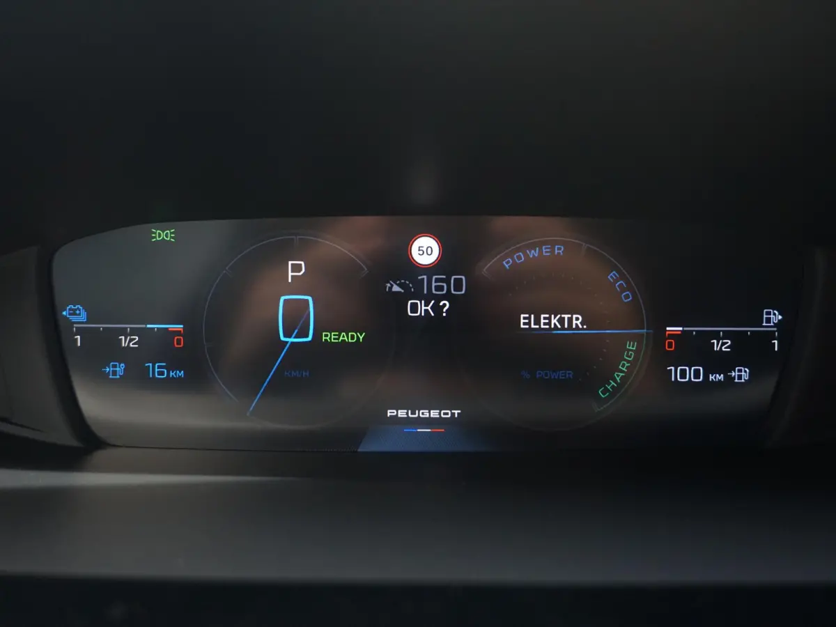 1.6 Plug-in Hybrid 180 Allure Avantage | Navigatie | 360 Camera | Stoelverwarming | Climate Control |