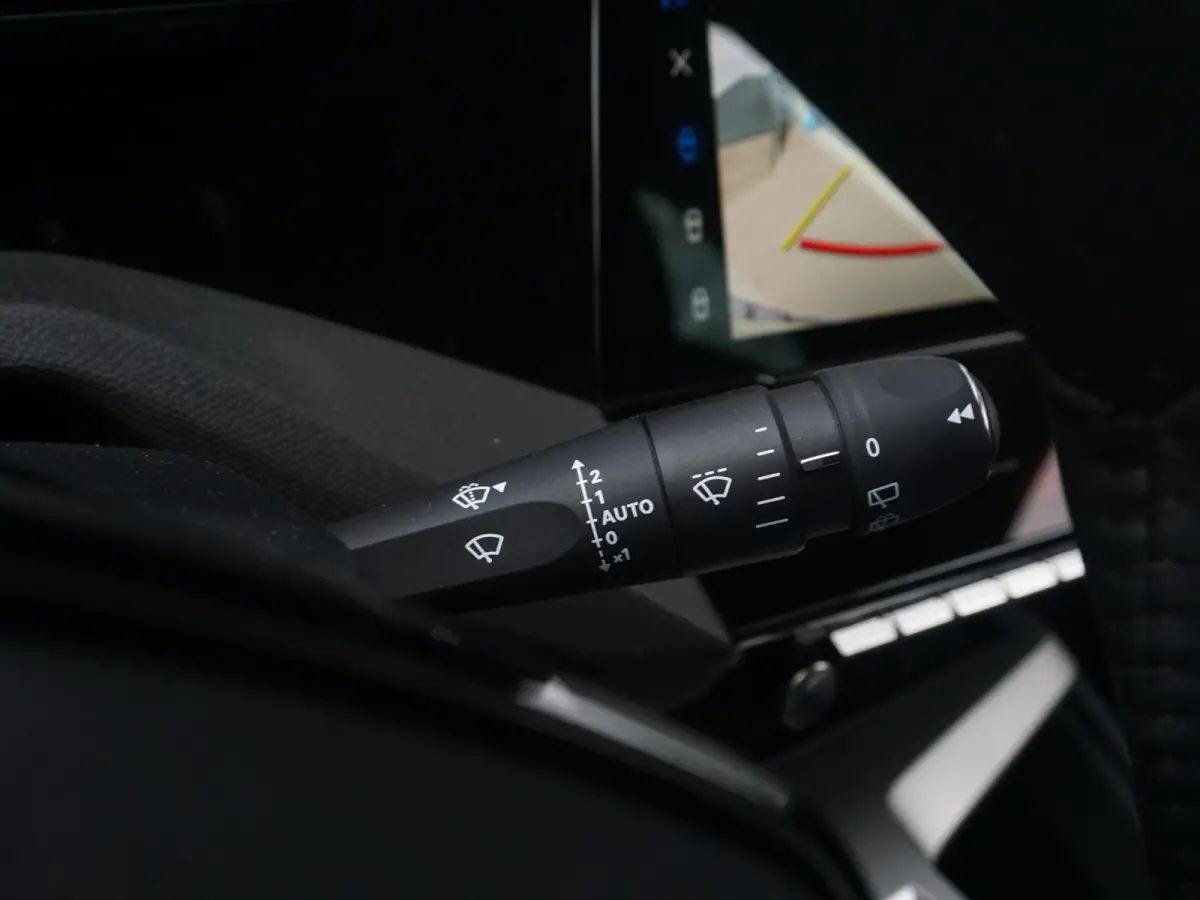 1.6 Plug-in Hybrid 180 Allure Avantage | Navigatie | 360 Camera | Stoelverwarming | Climate Control |