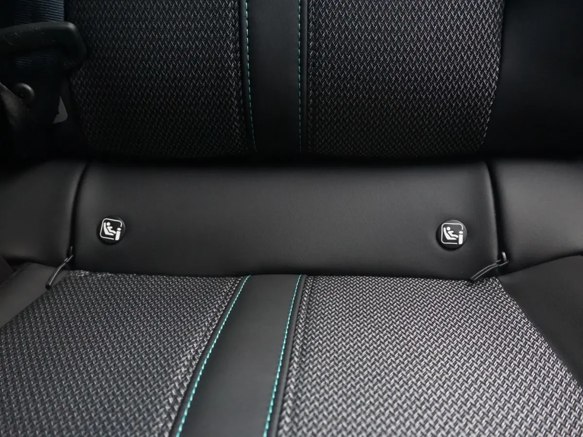 1.6 Plug-in Hybrid 180 Allure Avantage | Navigatie | 360 Camera | Stoelverwarming | Climate Control |