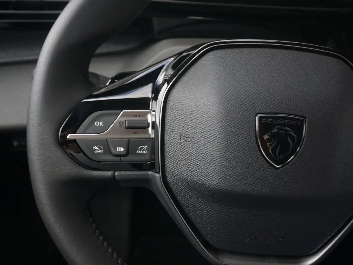 1.6 Plug-in Hybrid 180 Allure Avantage | Navigatie | 360 Camera | Stoelverwarming | Climate Control |