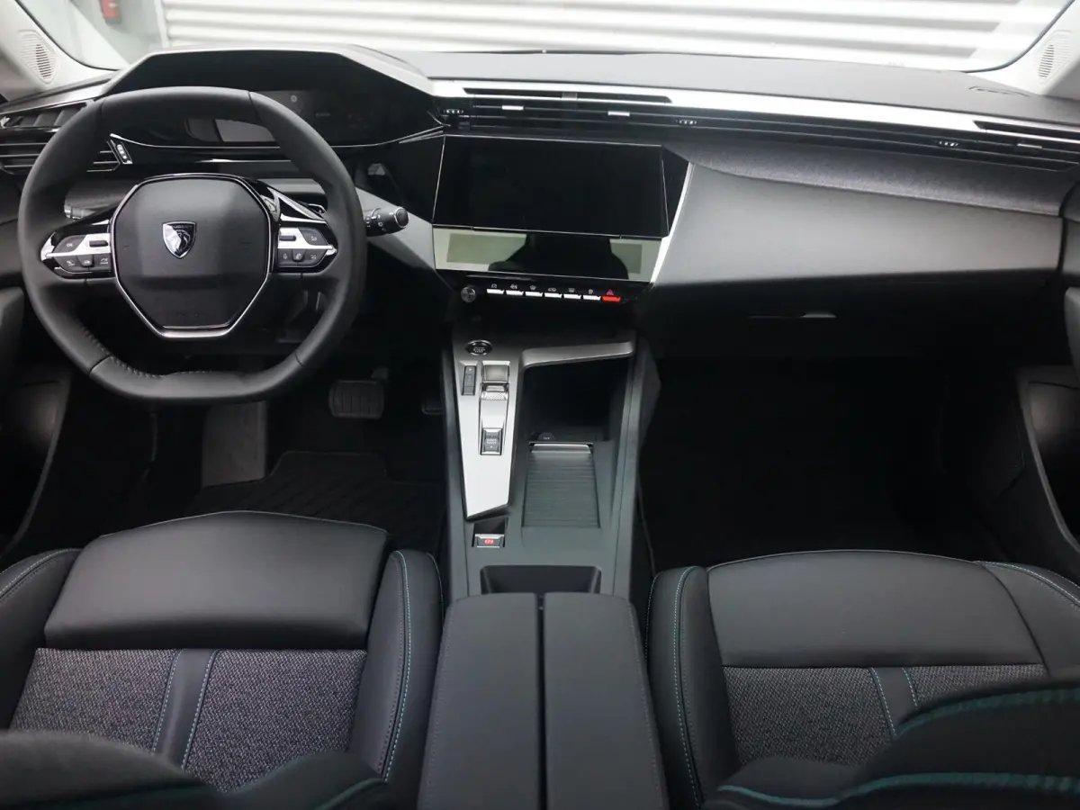 1.6 Plug-in Hybrid 180 Allure Avantage | Navigatie | 360 Camera | Stoelverwarming | Climate Control |
