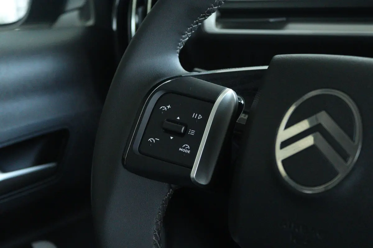 1.2 Hybrid 145 Max | Cruise Control | Navi | Camera | Climate Control | Carplay | LMV | LED
