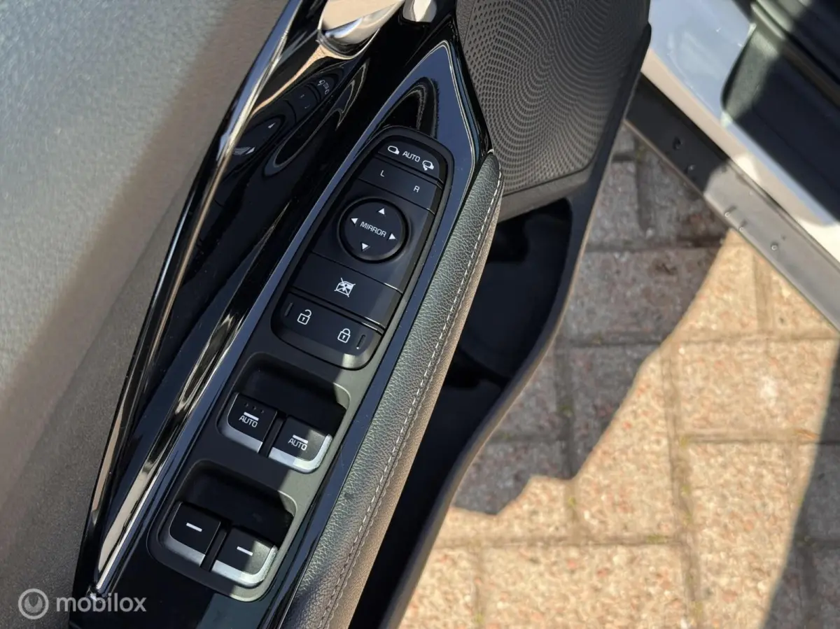 1.6 GDi Hybrid DynamicLine | Camera | Clima | Apple Carplay/Android Auto |