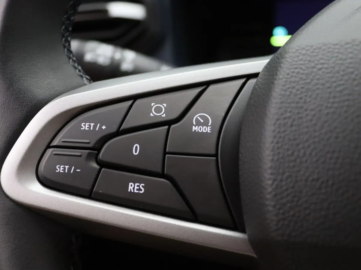 Hybrid 155pk Expression Apple Carplay/Android Auto | Climate