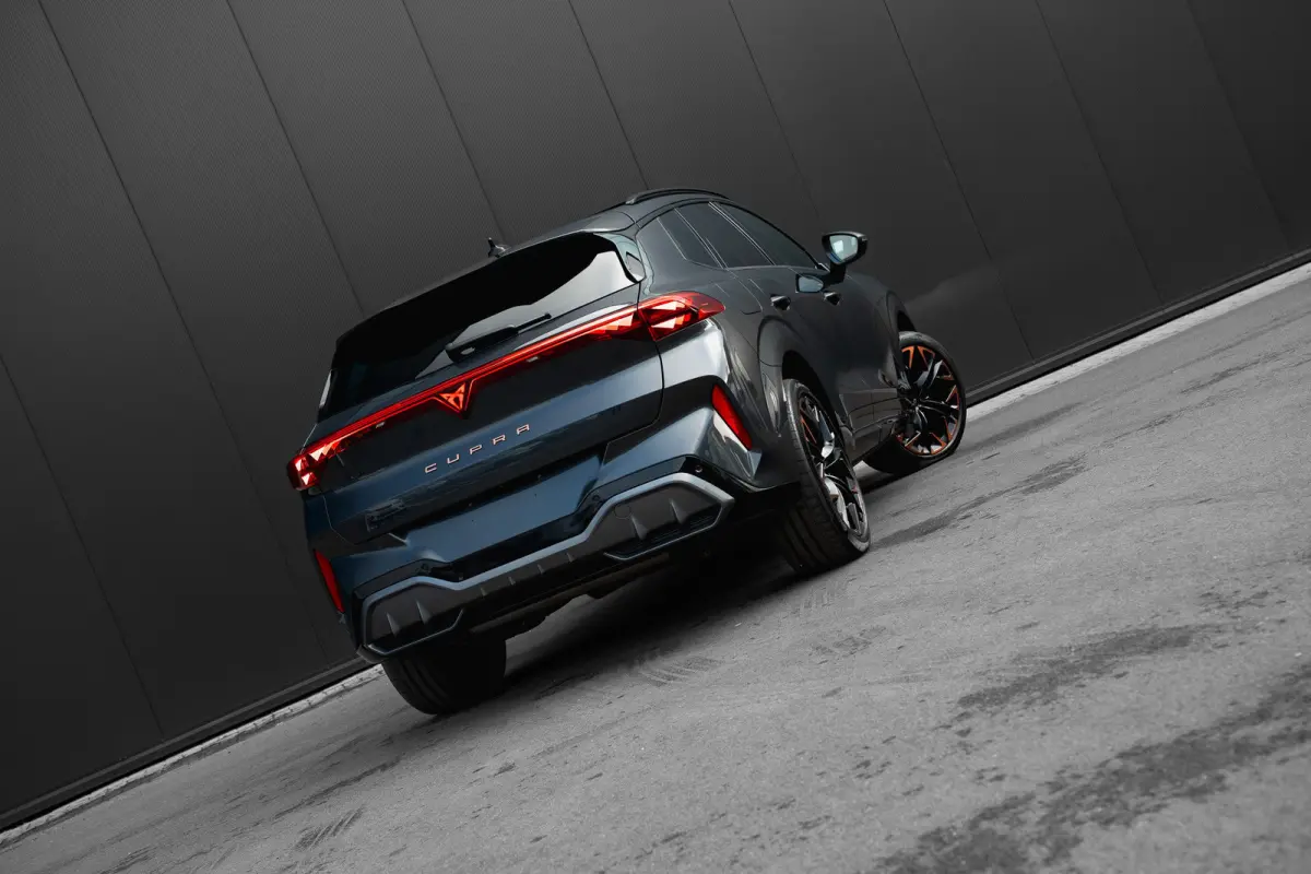 1.5 TSI e-Hybrid 272pk VZ Performance | "Immersive by Sennheiser" premium sound system package | Adaptief demping systeem | Alcantara bekleding