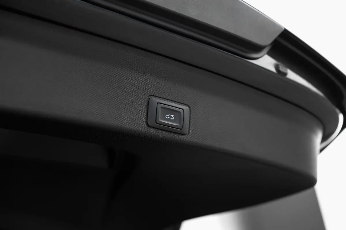 1.5 TSI e-Hybrid 272pk VZ Performance | "Immersive by Sennheiser" premium sound system package | Adaptief demping systeem | Alcantara bekleding