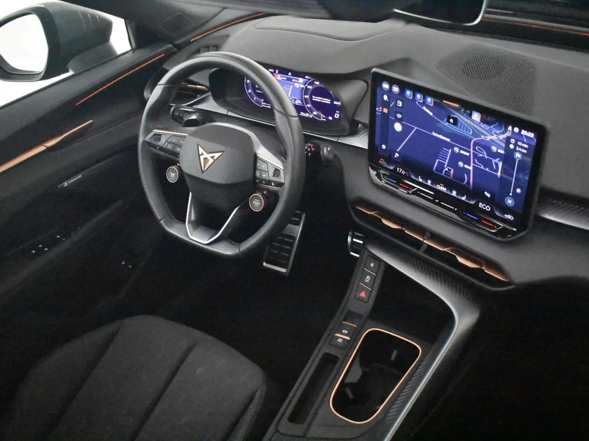 1.5 TSI e-Hybrid 272pk VZ Performance | "Immersive by Sennheiser" premium sound system package | Adaptief demping systeem | Alcantara bekleding