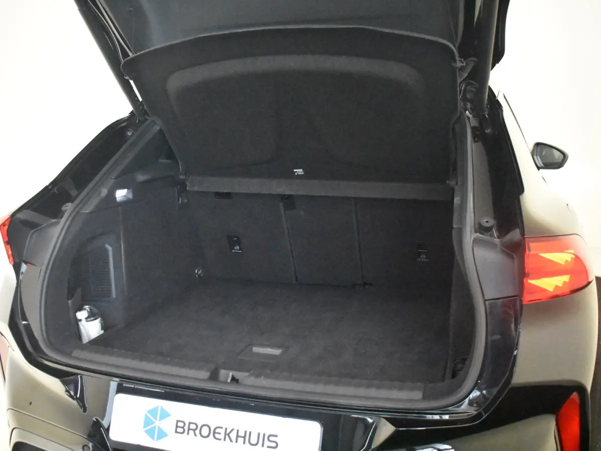 1.5 TSI e-Hybrid 272pk VZ Performance | "Immersive by Sennheiser" premium sound system package | Adaptief demping systeem | Alcantara bekleding