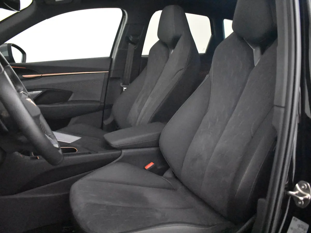 1.5 TSI e-Hybrid 272pk VZ Performance | "Immersive by Sennheiser" premium sound system package | Adaptief demping systeem | Alcantara bekleding