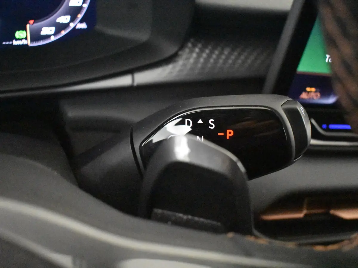 1.5 TSI e-Hybrid 272pk VZ Performance | "Immersive by Sennheiser" premium sound system package | Adaptief demping systeem | Alcantara bekleding