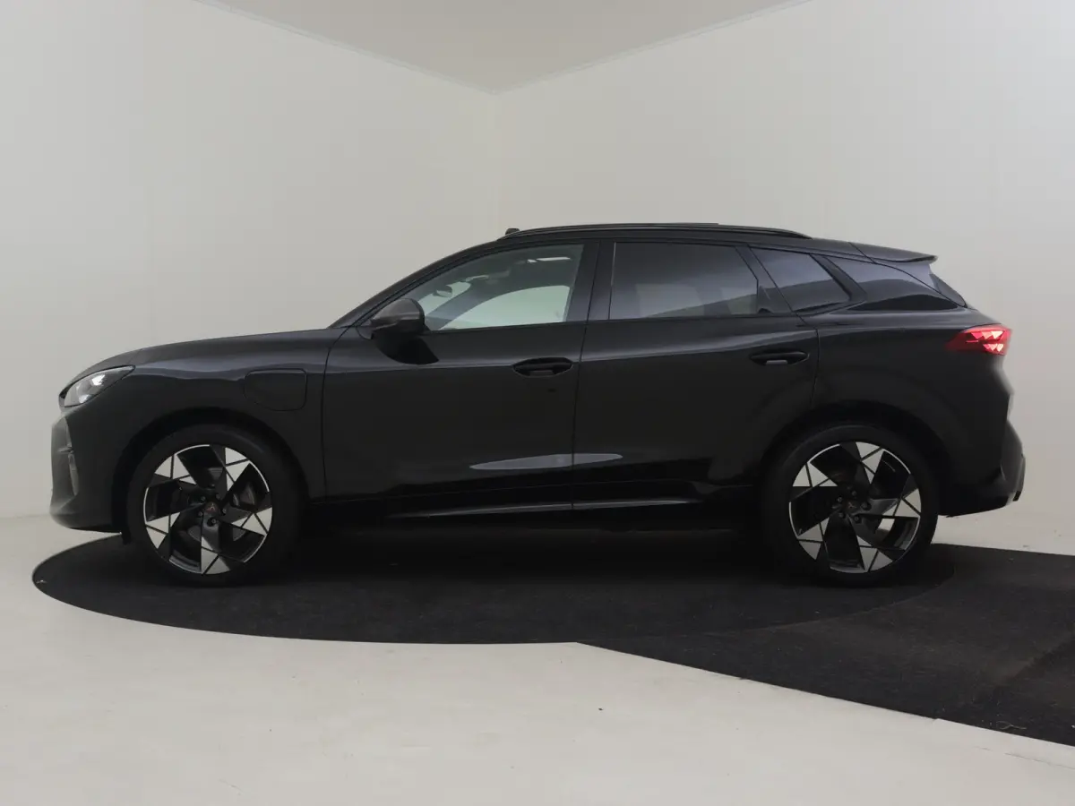 1.5 TSI e-Hybrid 272pk VZ Performance | "Immersive by Sennheiser" premium sound system package | Adaptief demping systeem | Alcantara bekleding