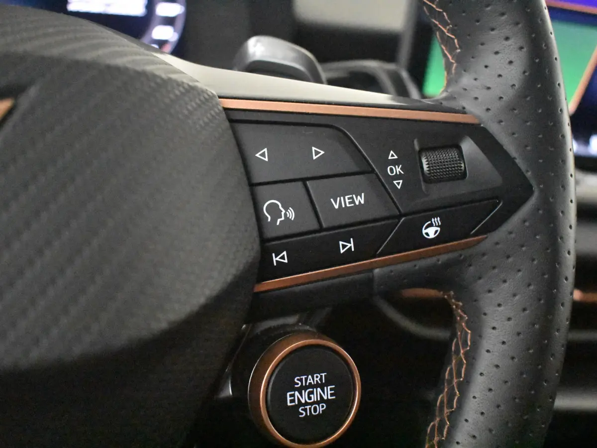 1.5 TSI e-Hybrid 272pk VZ Performance | "Immersive by Sennheiser" premium sound system package | Adaptief demping systeem | Alcantara bekleding