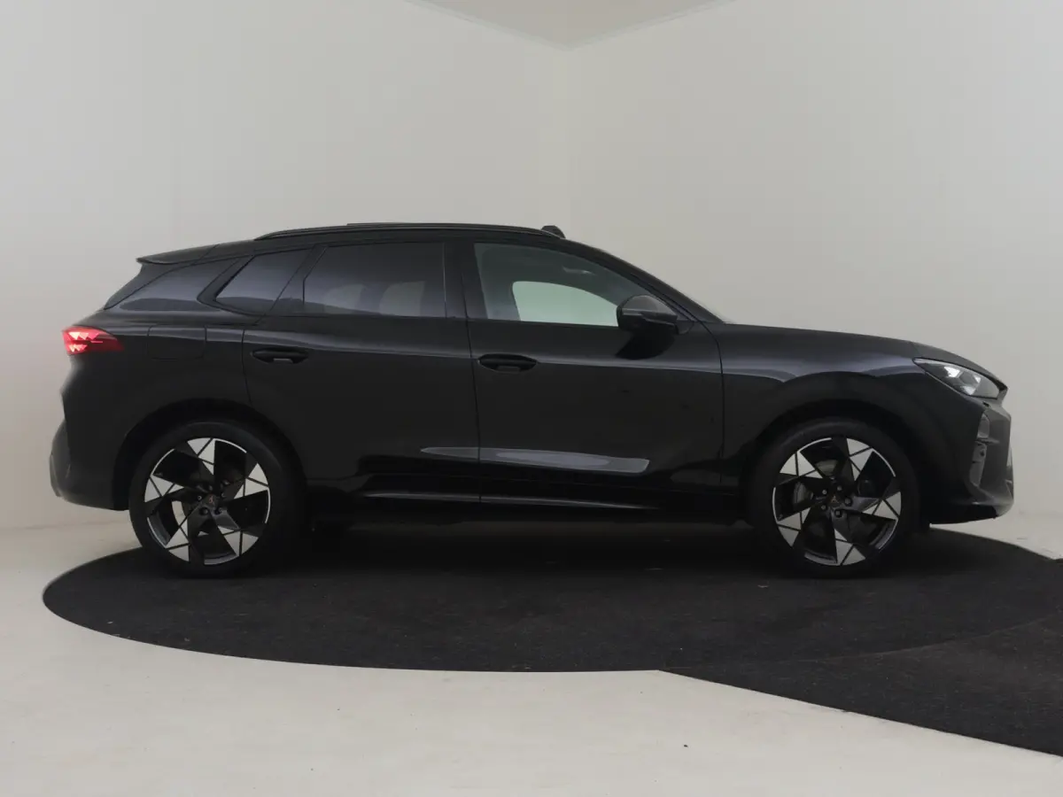 1.5 TSI e-Hybrid 272pk VZ Performance | "Immersive by Sennheiser" premium sound system package | Adaptief demping systeem | Alcantara bekleding