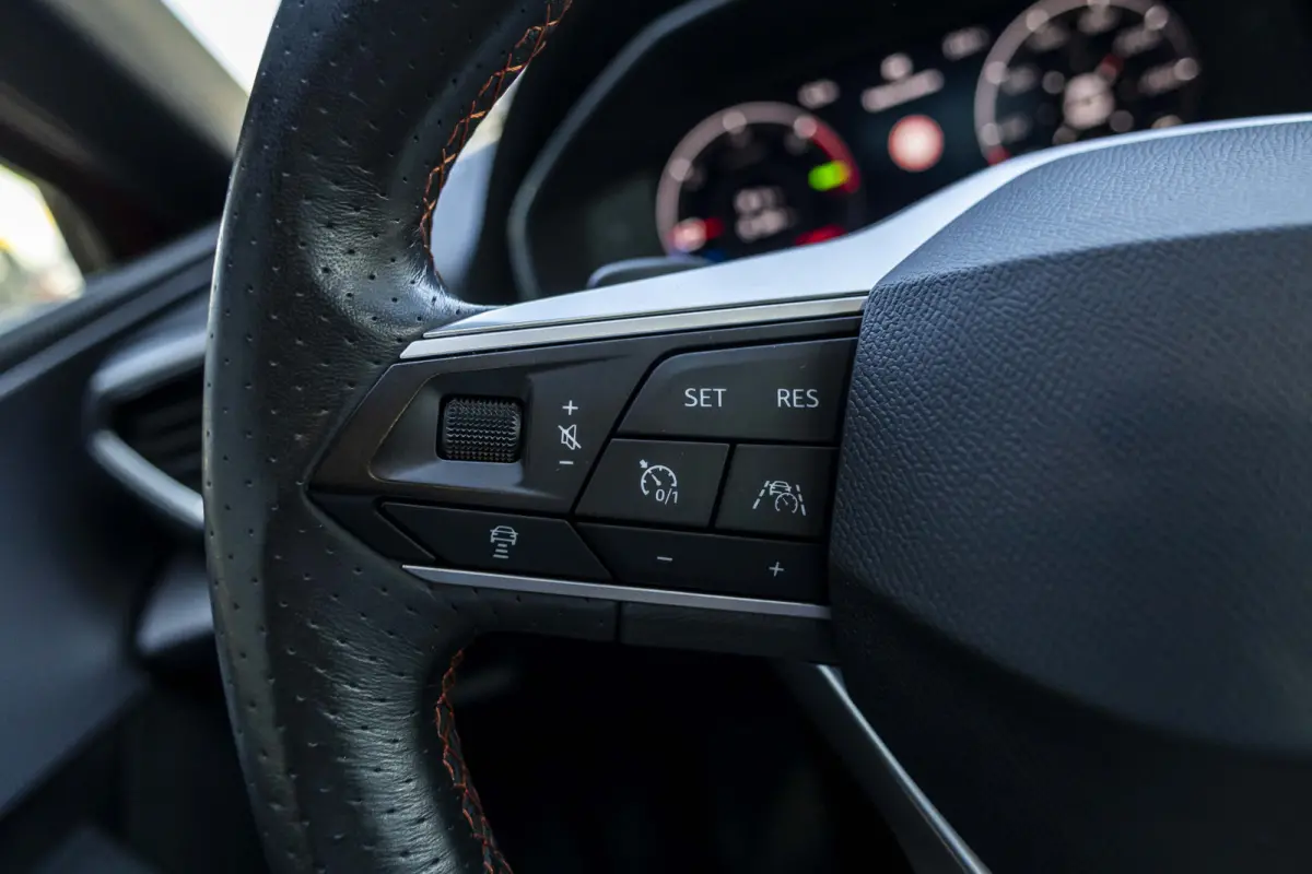 1.4 TSI eHybrid PHEV FR Business Intense | Elektrisch glazen schuif-/kanteldak |