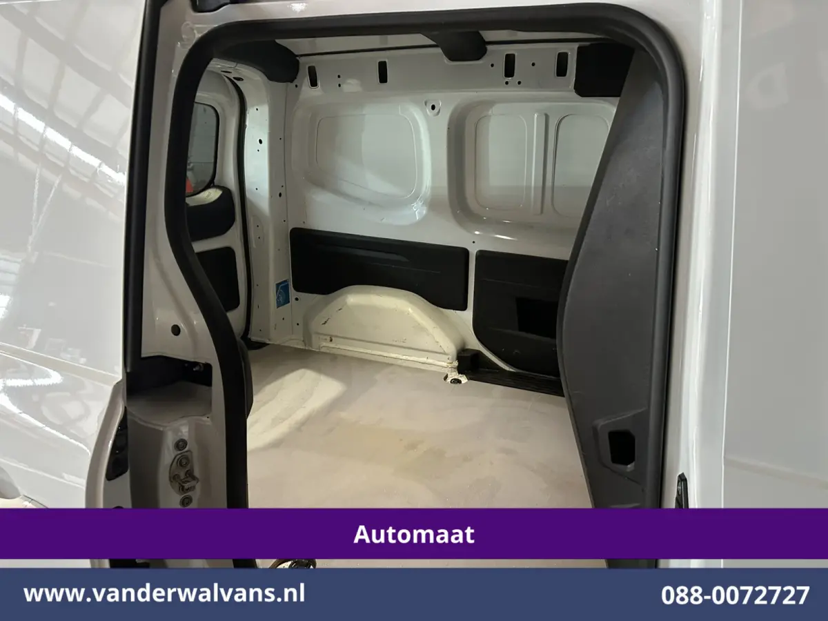 1.3 TCe 131pk Automaat Benzine L1H1 Euro6 Airco | Apple Carplay | Camera | Navigatie | Cruisecontrol Parkeersensoren, Android Auto