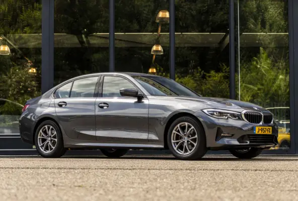 320i High Executive Edition