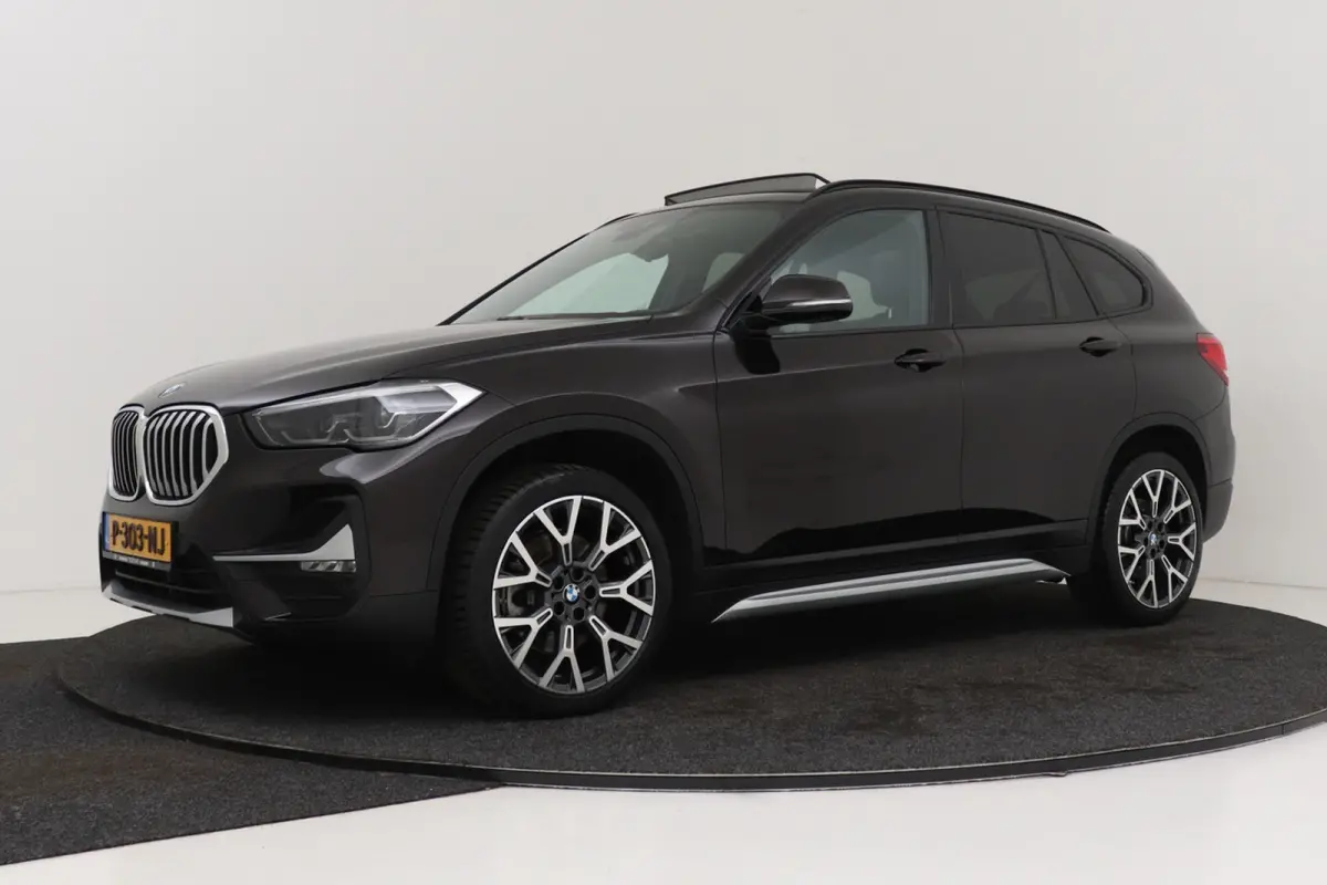 SDrive20i Business Edition Plus | Panoramadak | Org NL | Dealer Ond. | Camera | Navigatie |