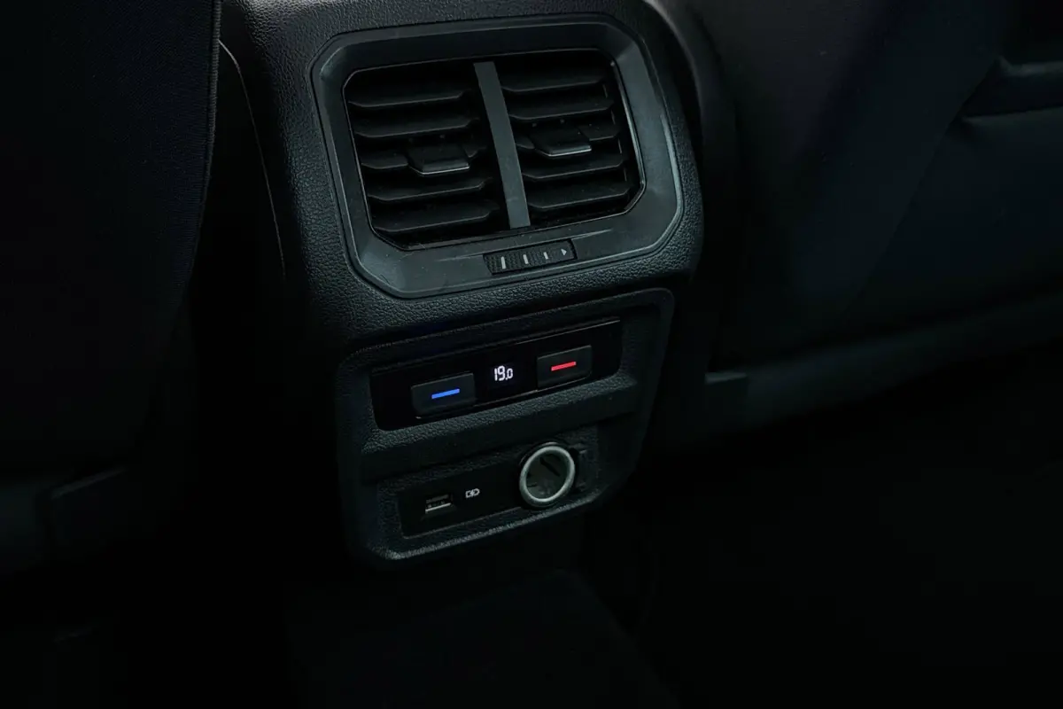 1.5 TSI ACT Comfortline Business | Panoramadak | Org NL | Camera | CarPlay | Digital Cockpit | Stoelverwarming |