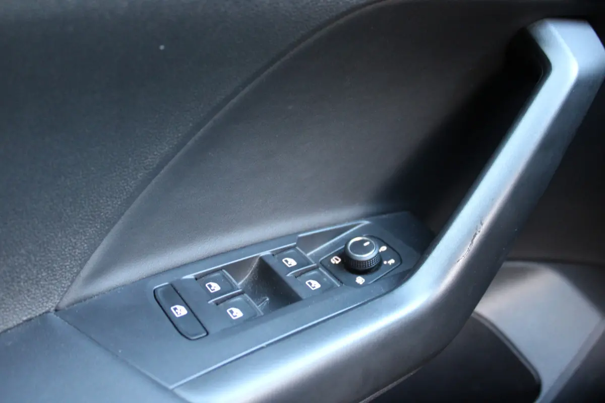 TSI 115PK LIFE EDITION CARPLAY/PDC/IQ-DRIVEQ fabrieksgarantie