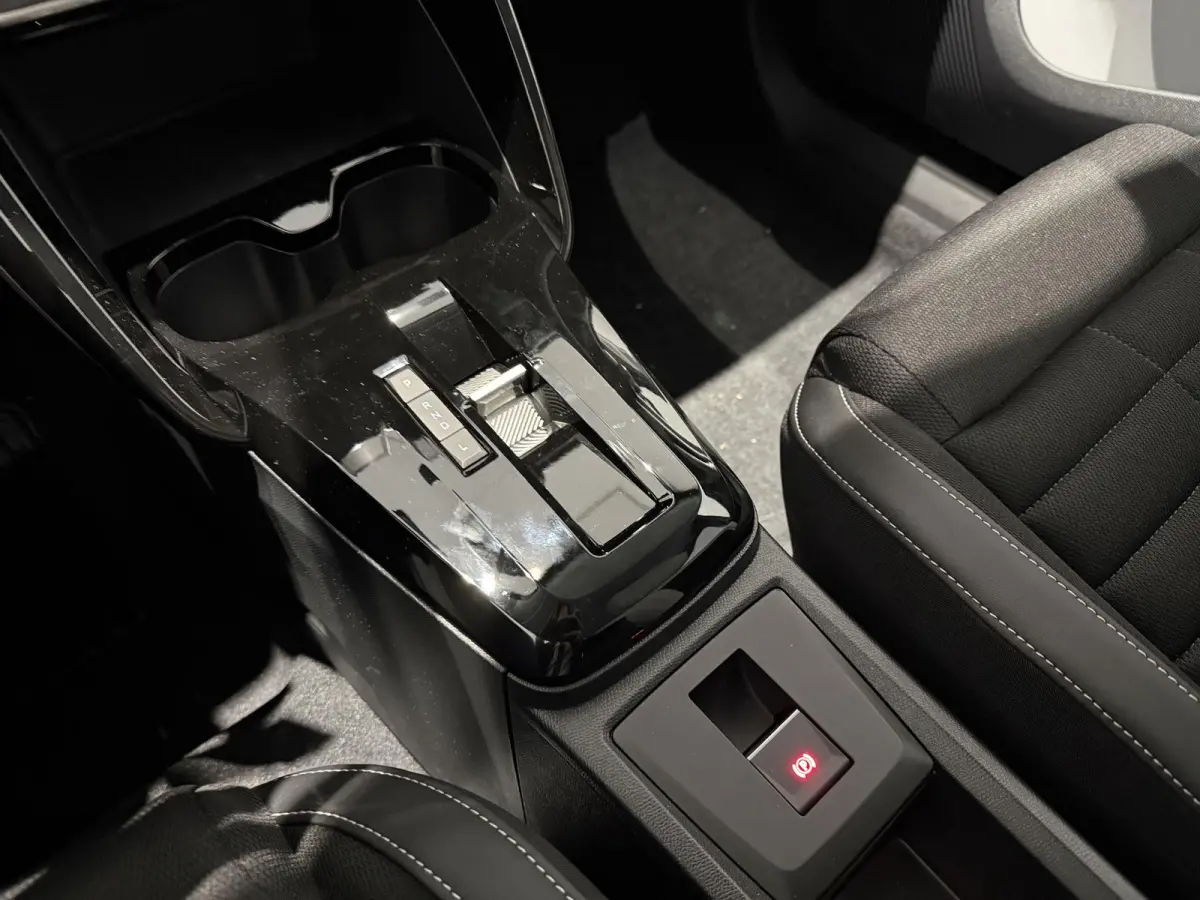 1.2 Hybrid 145pk Max | APPLE CARPLAY & ANDROID AUTO | CAMERA | NAVIGATIE | 160KM OP DE TELLER!